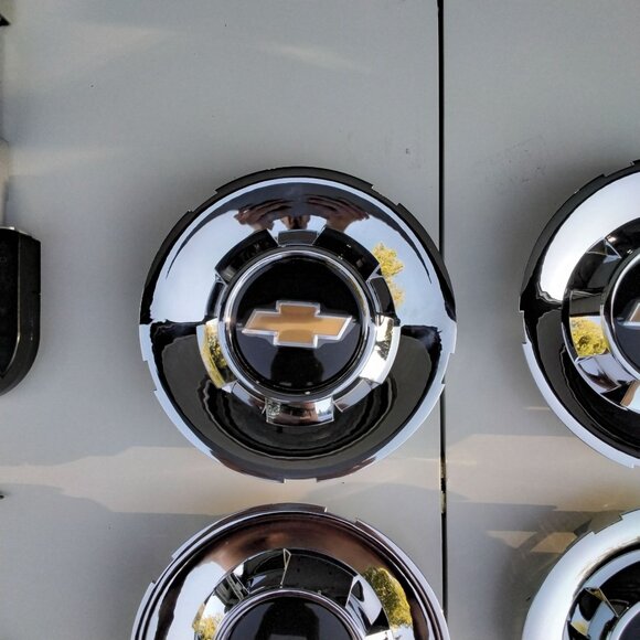 Set of 6 OEM 09 - 14 Chevrolet Tahoe Silverado Suburban Center Cap P/N 19433403 - Picture 8 of 16